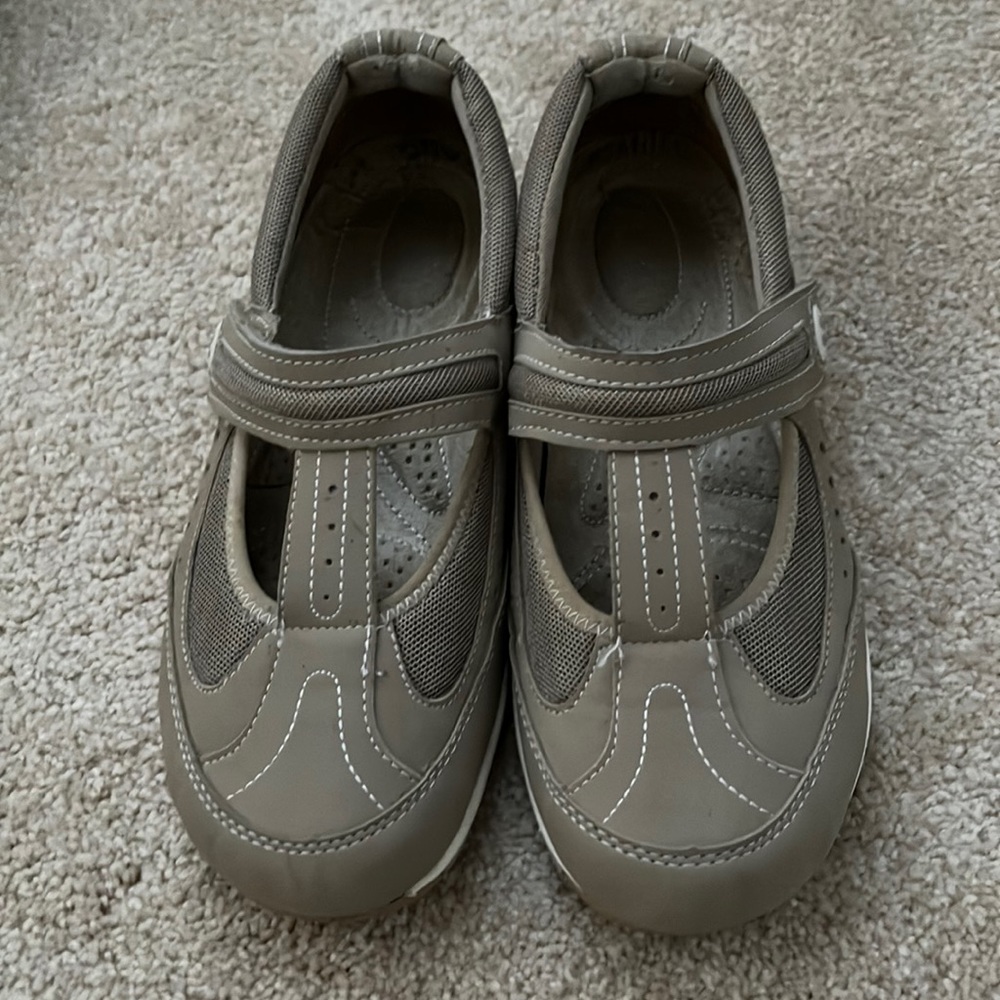 Ryka T Strap walking shoes